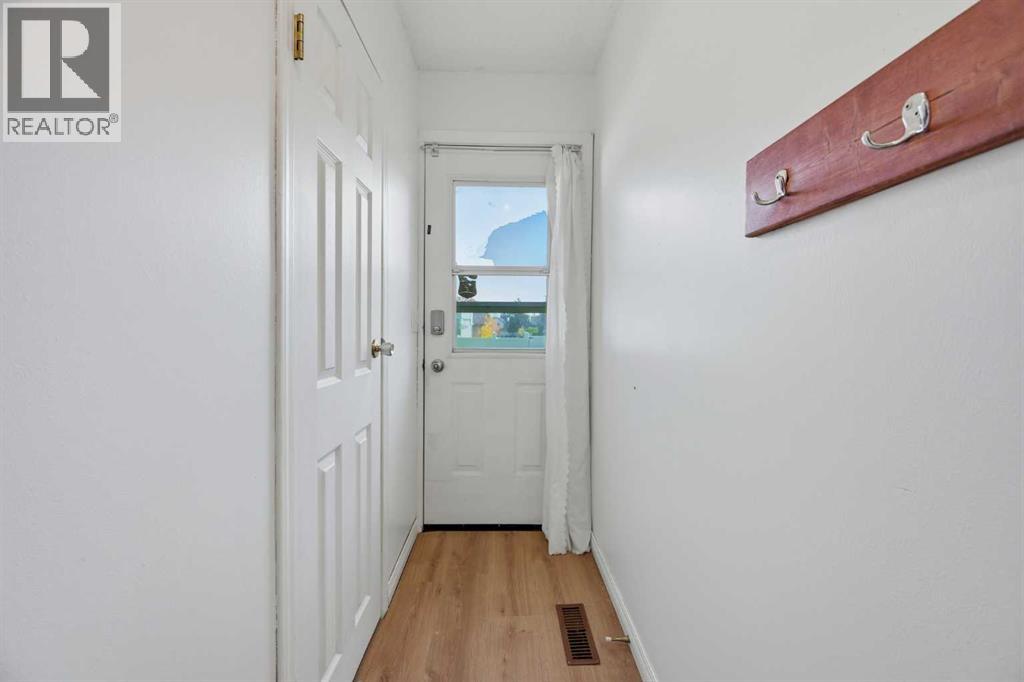 70 Edgeburn Crescent Nw Property Photo 15