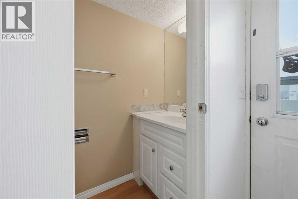 70 Edgeburn Crescent Nw Property Photo 16