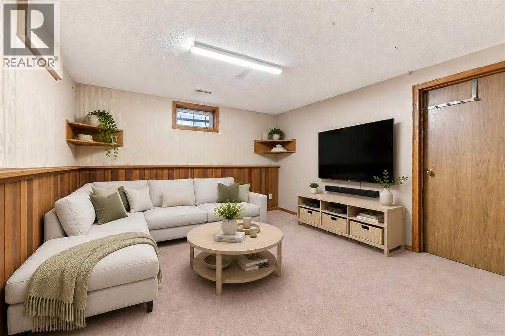 70 Edgeburn Crescent Nw Property Photo 21
