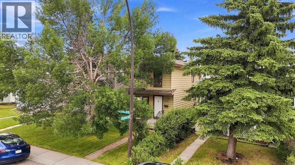70 Edgeburn Crescent Nw Property Photo 29