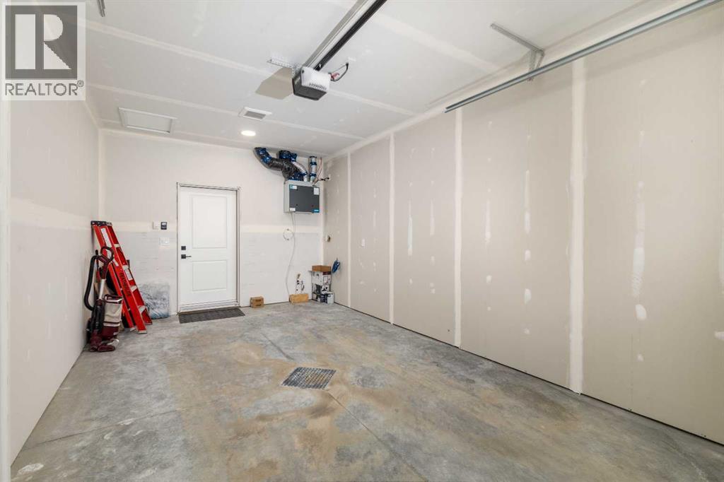 5463 55 Avenue Property Photo 23