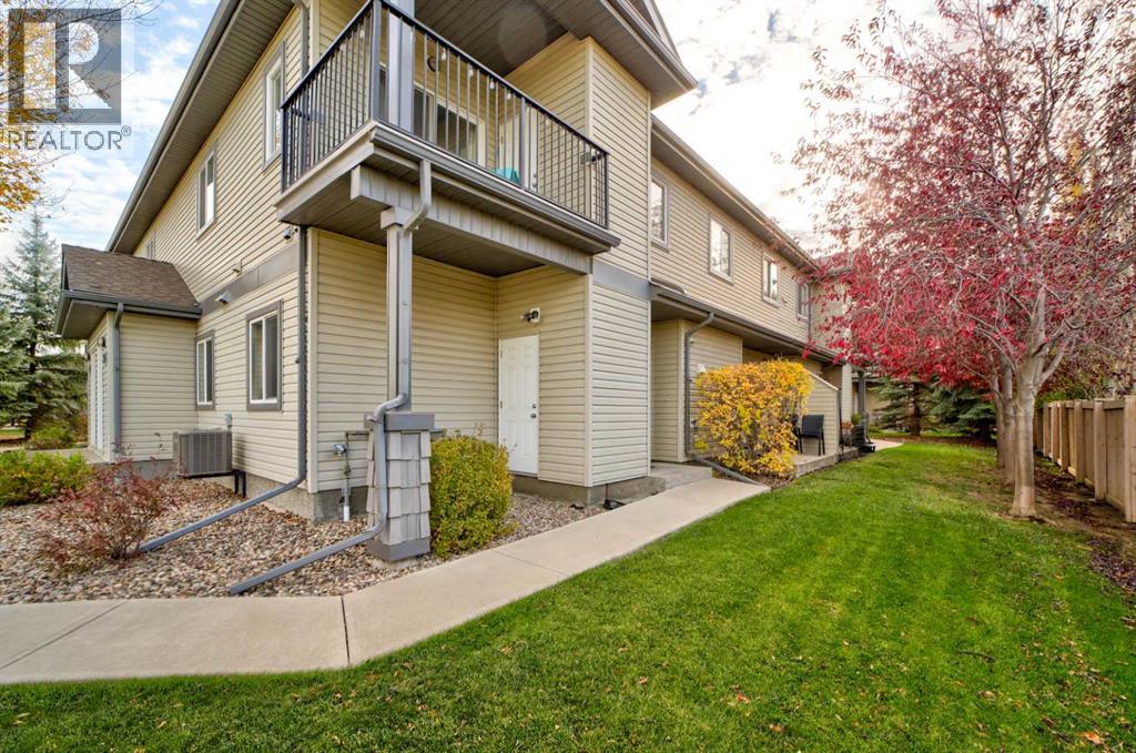 125 Silkstone Road West Property Photo 1