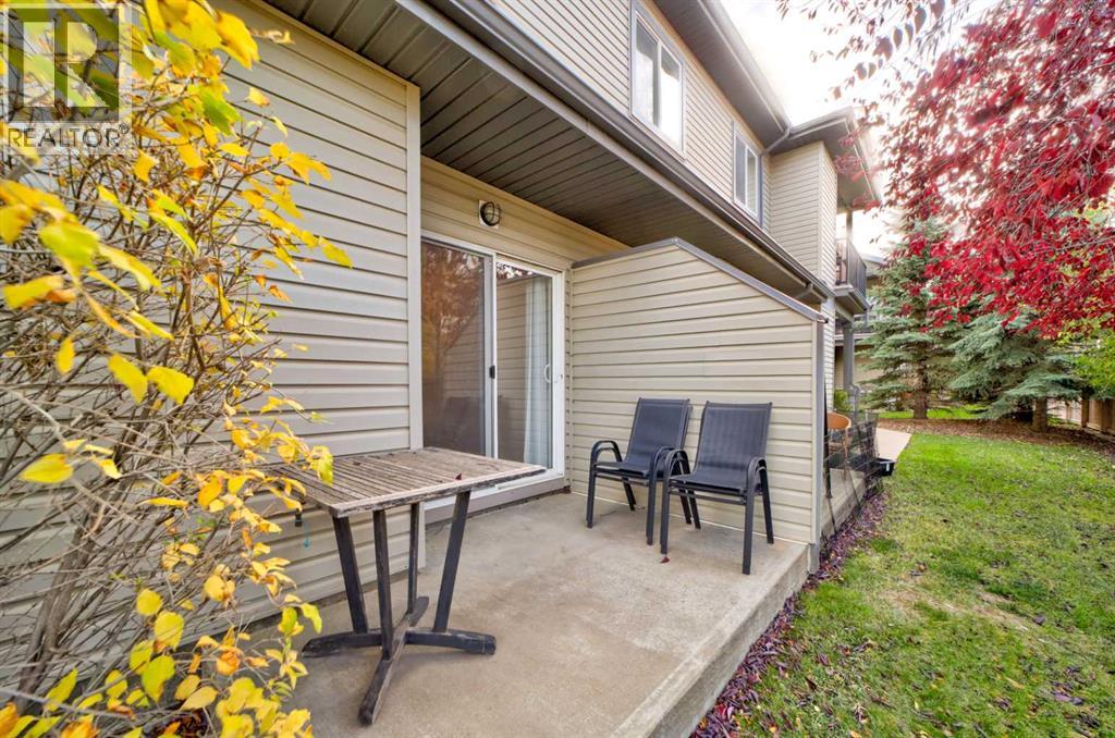 125 Silkstone Road West Property Photo 3
