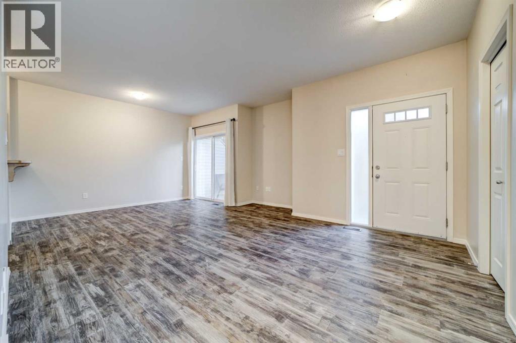125 Silkstone Road West Property Photo 6