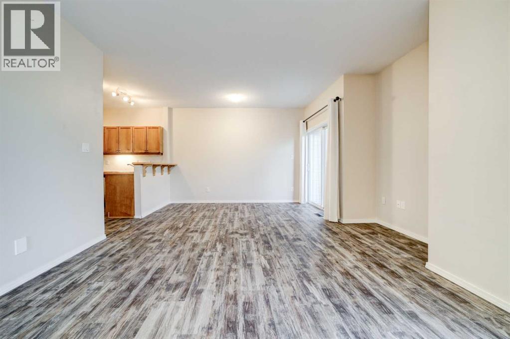 125 Silkstone Road West Property Photo 7