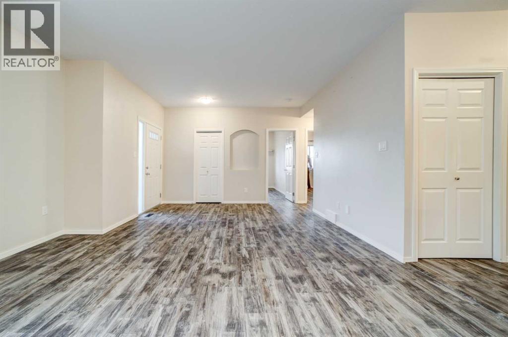 125 Silkstone Road West Property Photo 8