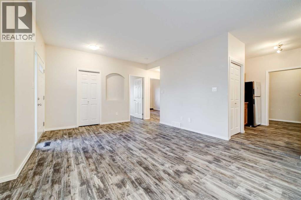 125 Silkstone Road West Property Photo 9