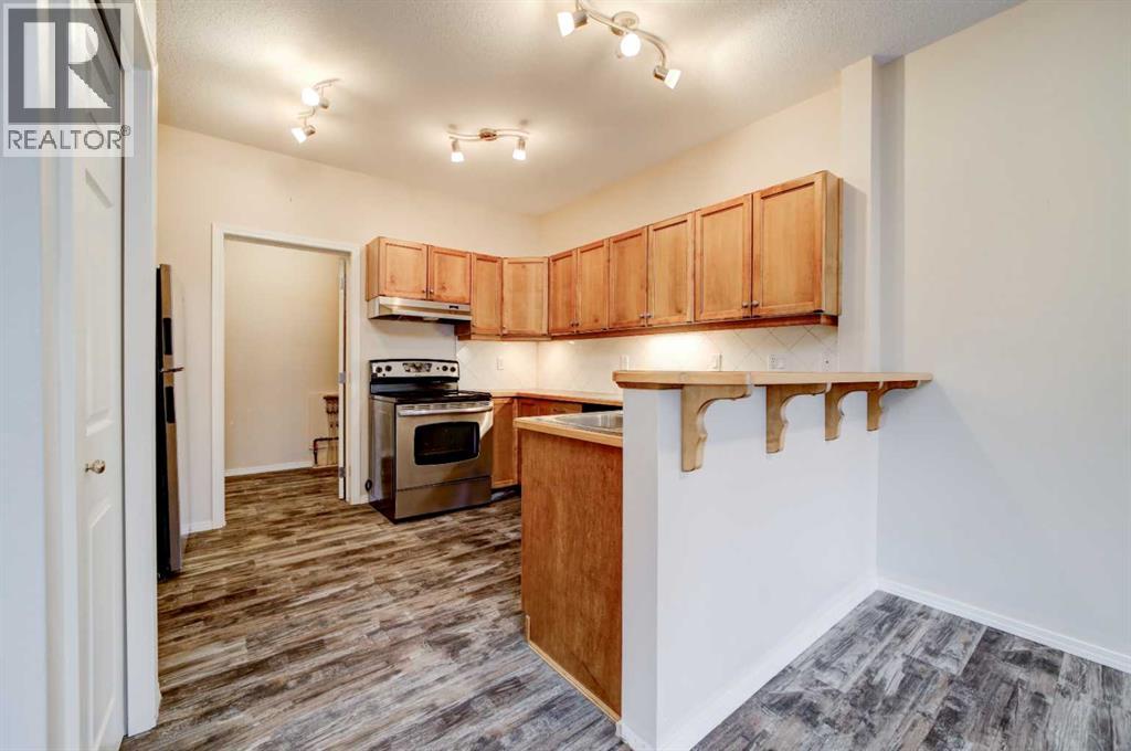 125 Silkstone Road West Property Photo 12