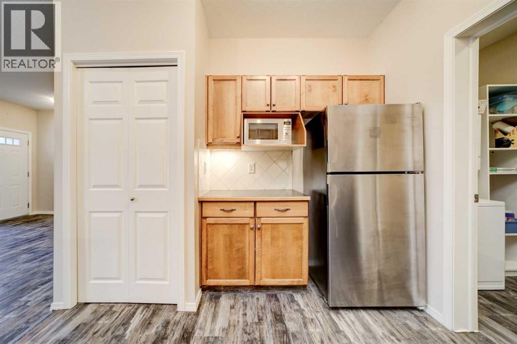 125 Silkstone Road West Property Photo 17