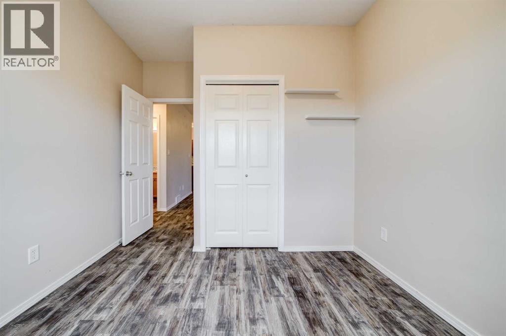 125 Silkstone Road West Property Photo 21