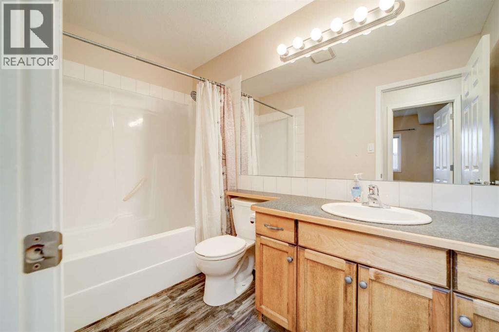 125 Silkstone Road West Property Photo 22