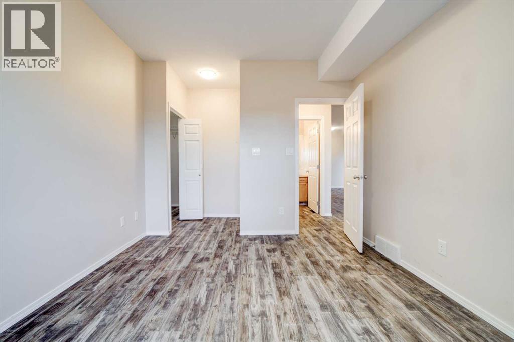 125 Silkstone Road West Property Photo 24