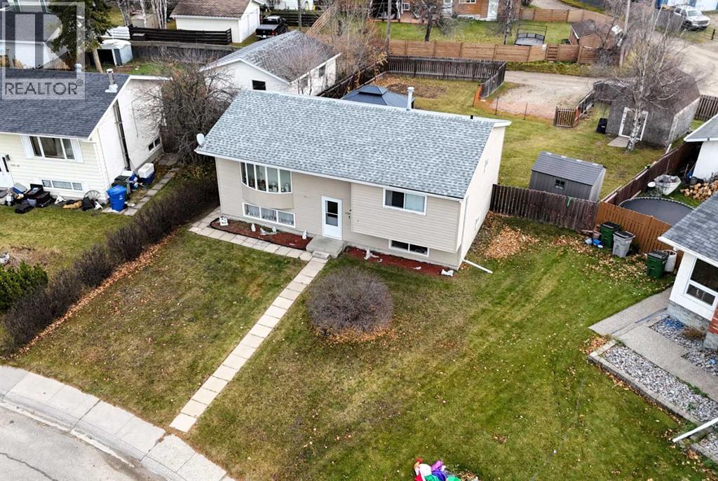 1101 55 Street Property Photo 2