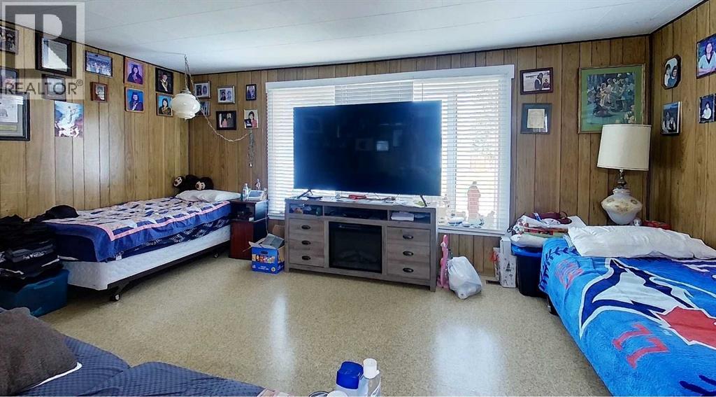 1101 55 Street Property Photo 5