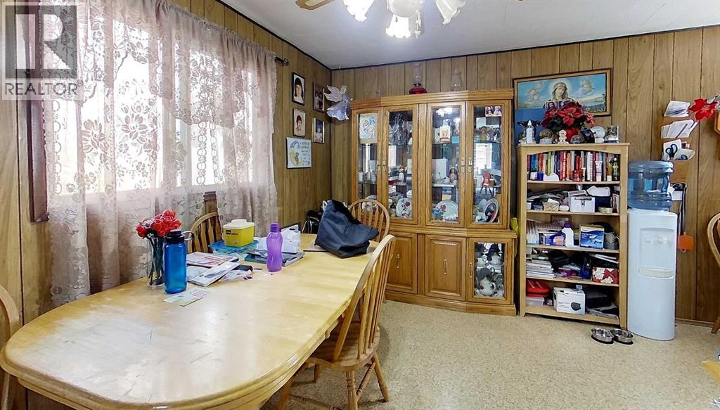 1101 55 Street Property Photo 6