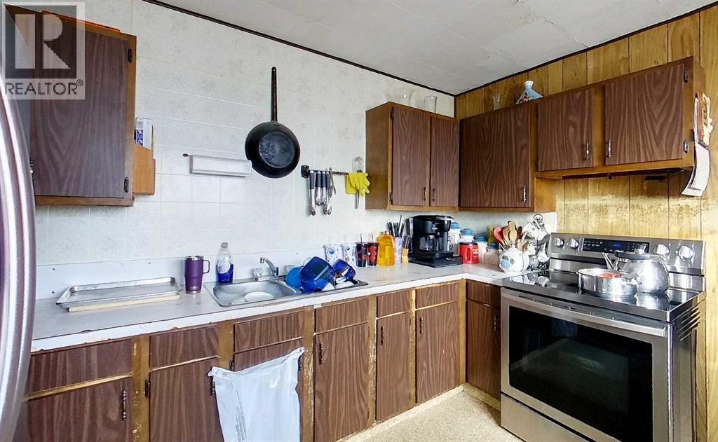 1101 55 Street Property Photo 8