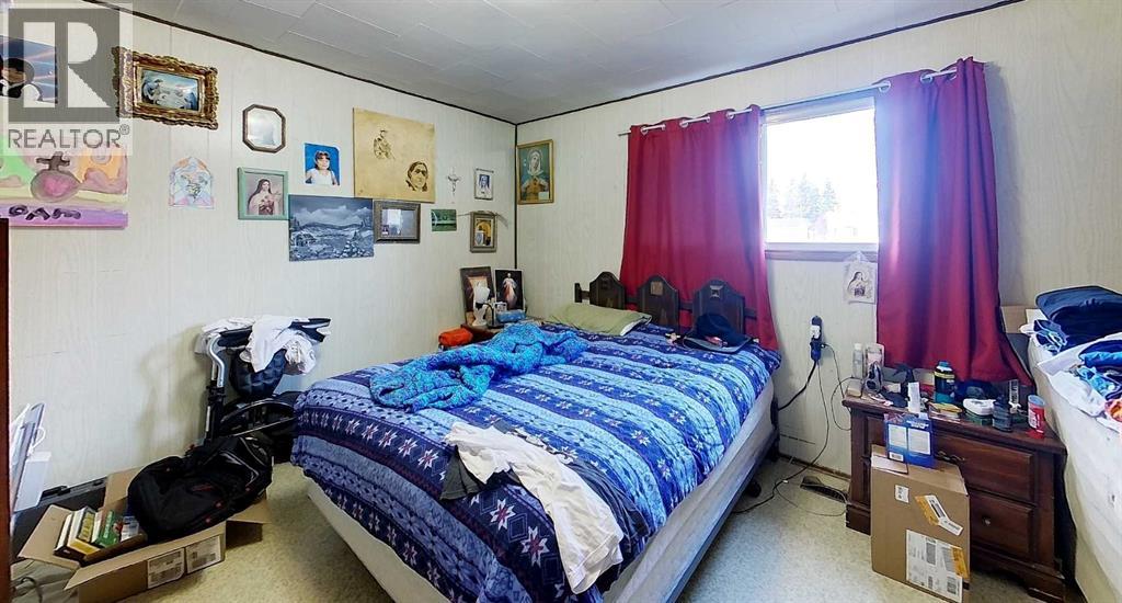 1101 55 Street Property Photo 9