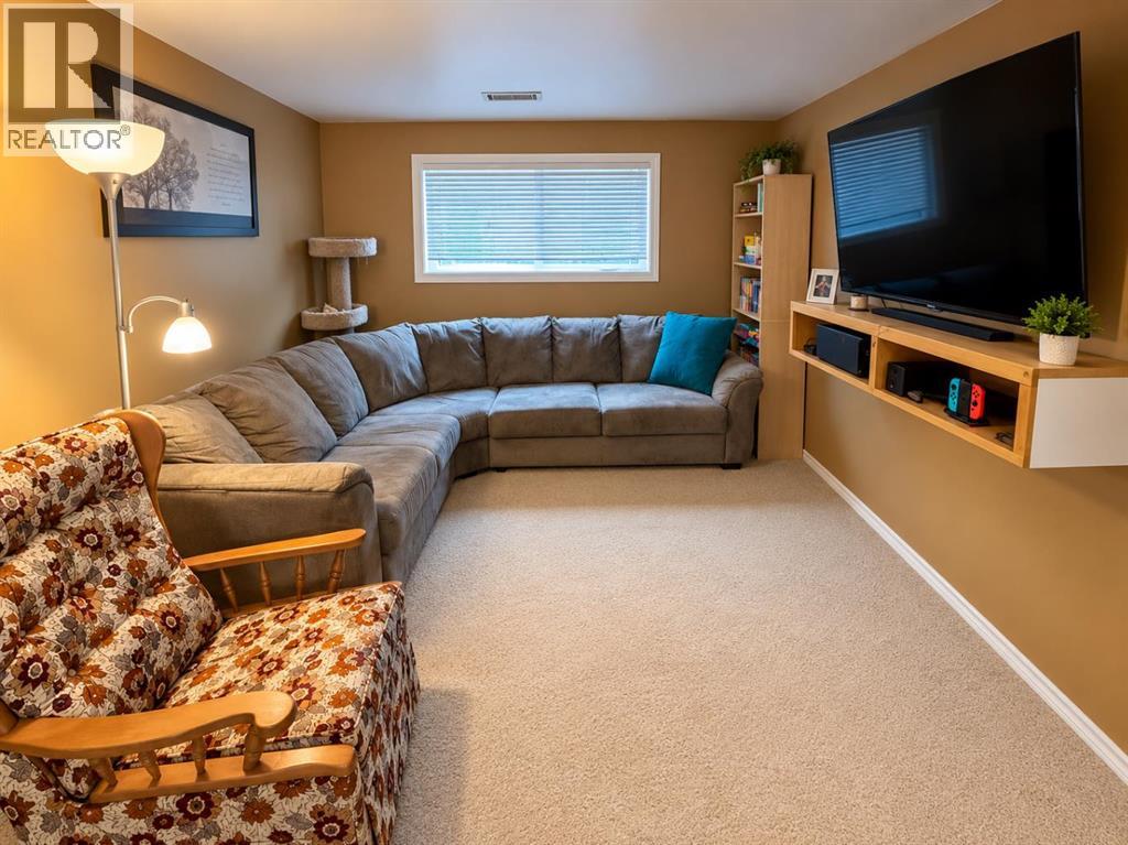 1521 19 Avenue N Property Photo 9