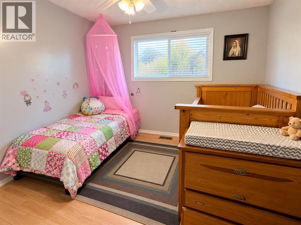 1521 19 Avenue N Property Photo 14