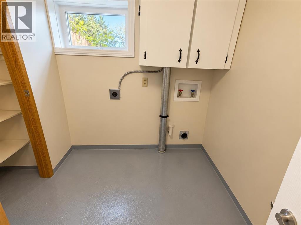 1521 19 Avenue N Property Photo 16