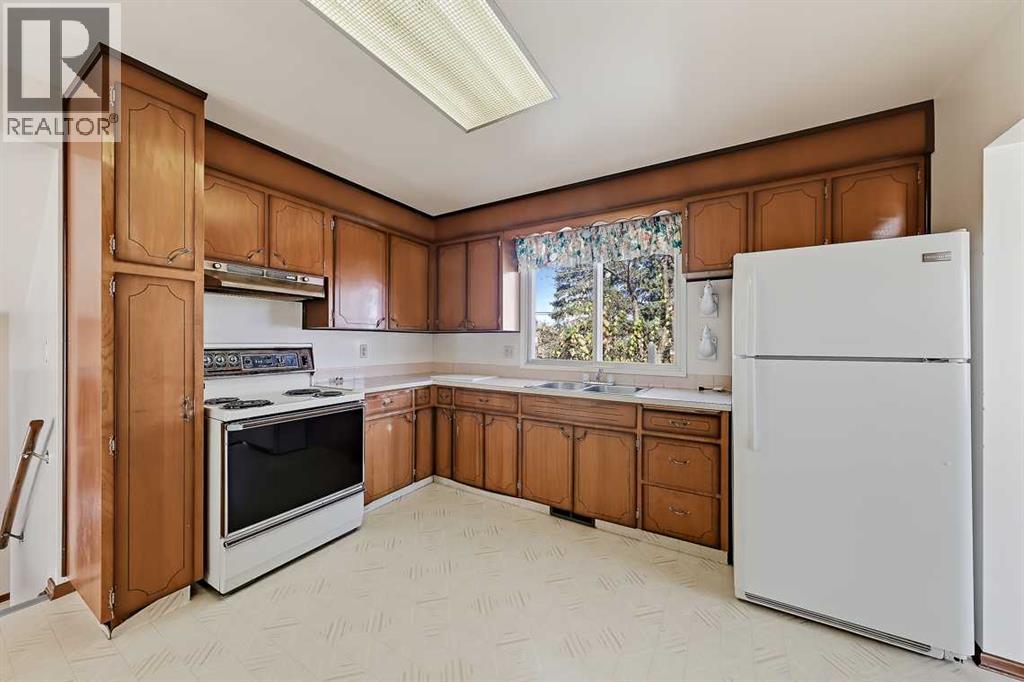 210 2 Avenue Se Property Photo 11