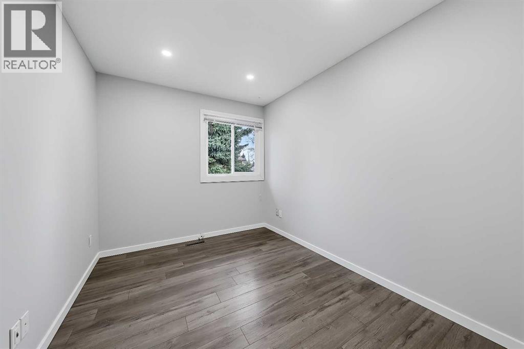 935 Madeira Way Ne Property Photo 18