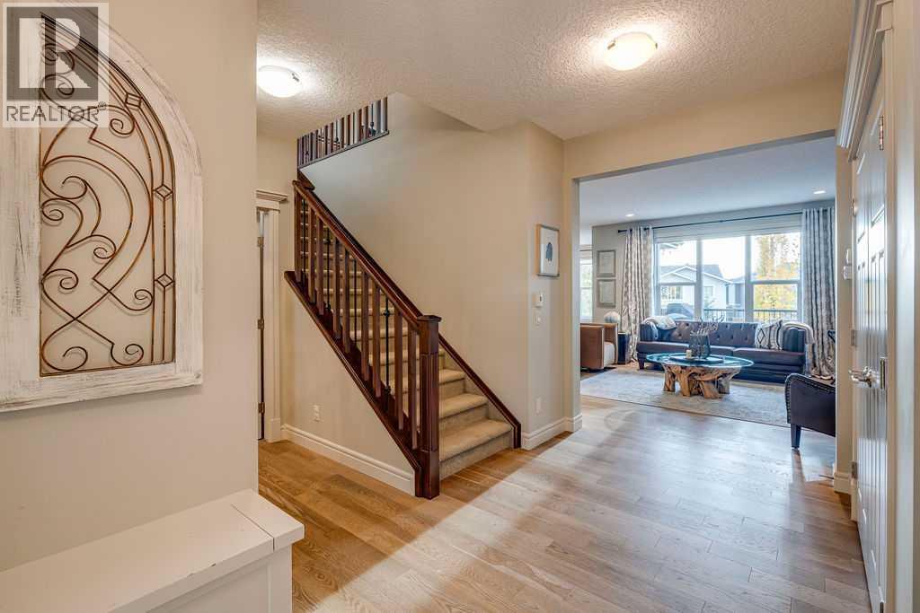 64 Cranbrook Crescent Se Property Photo 4