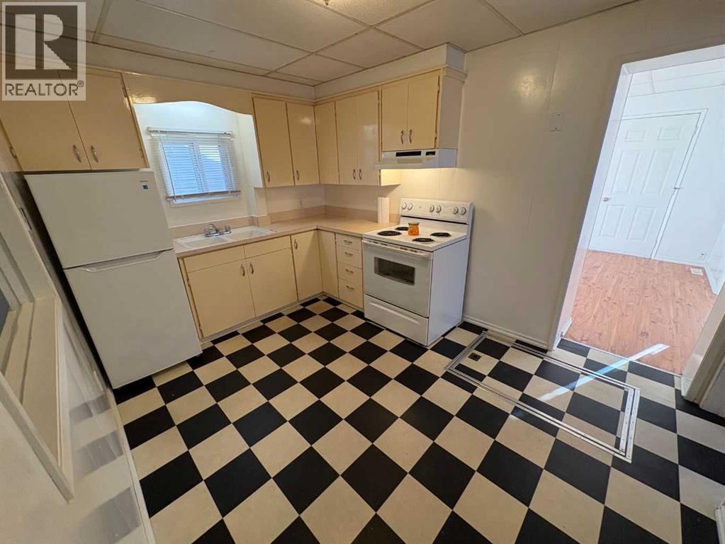 9808 97 Avenue Property Photo 2