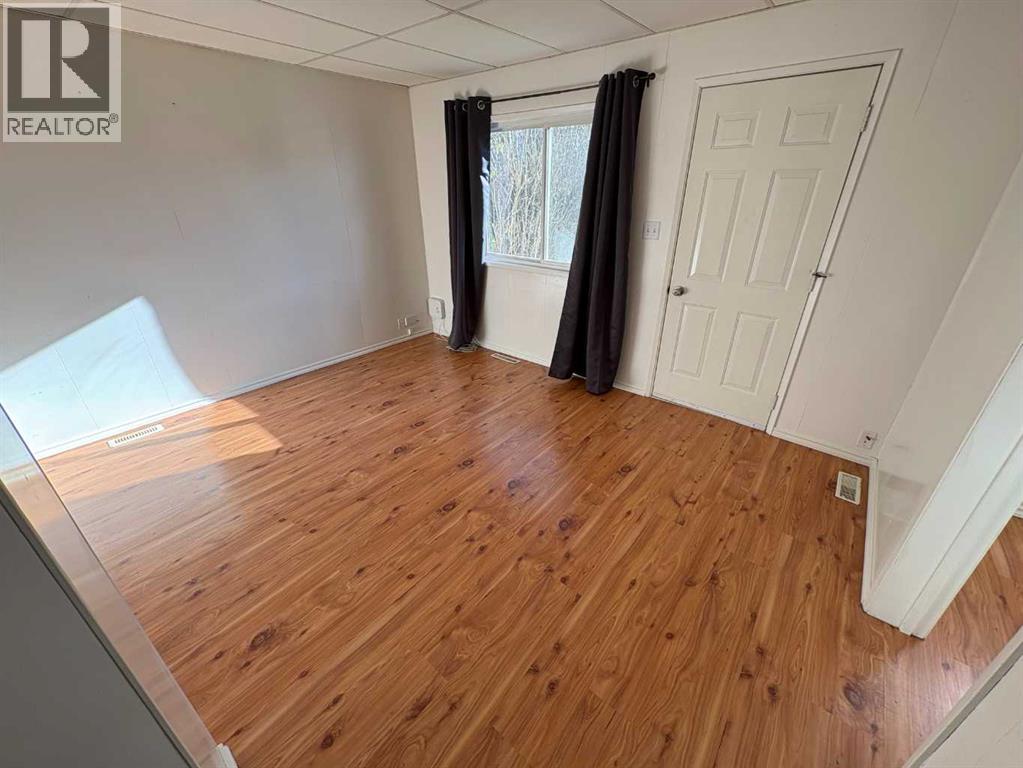 9808 97 Avenue Property Photo 4