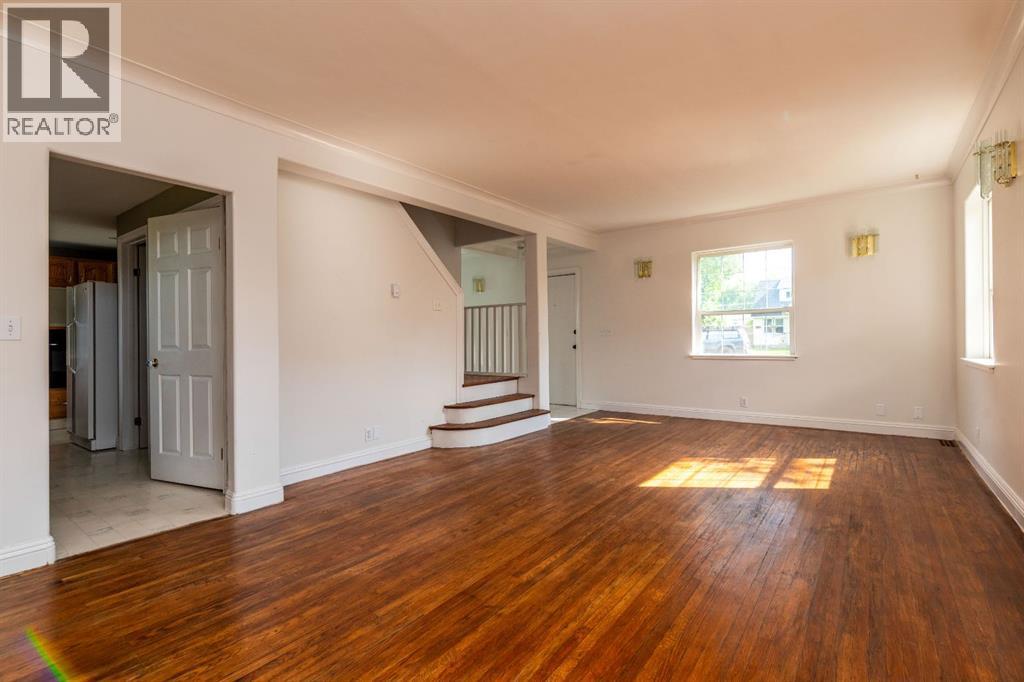 5218 49th Street Property Photo 3