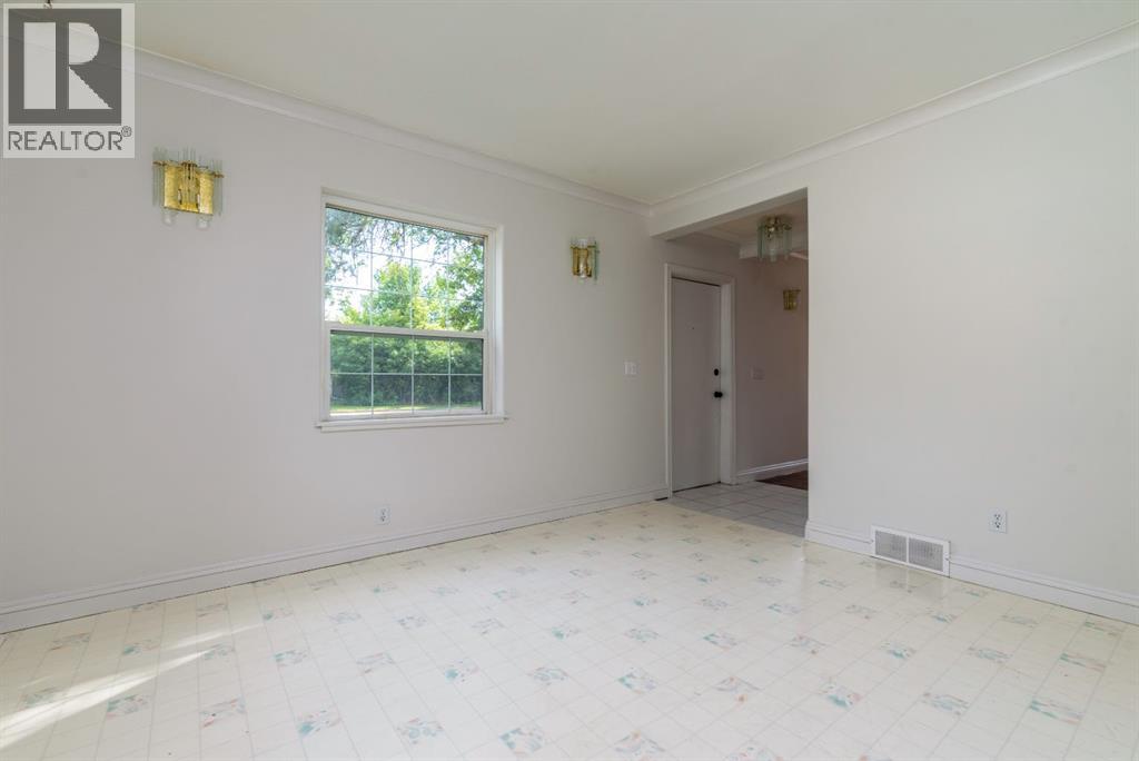 5218 49th Street Property Photo 6