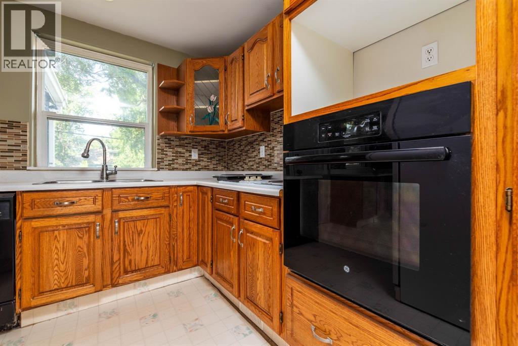 5218 49th Street Property Photo 8