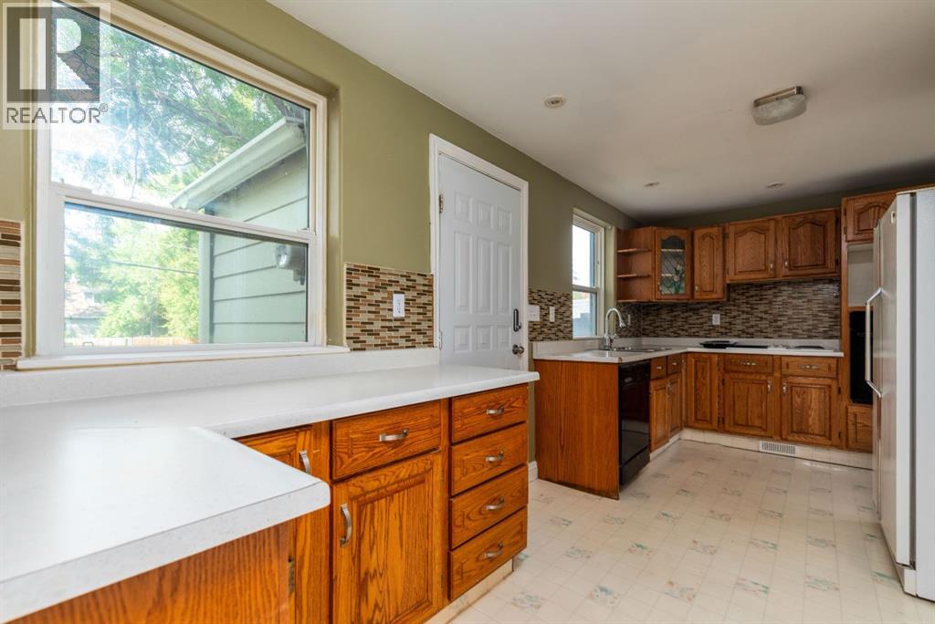 5218 49th Street Property Photo 12
