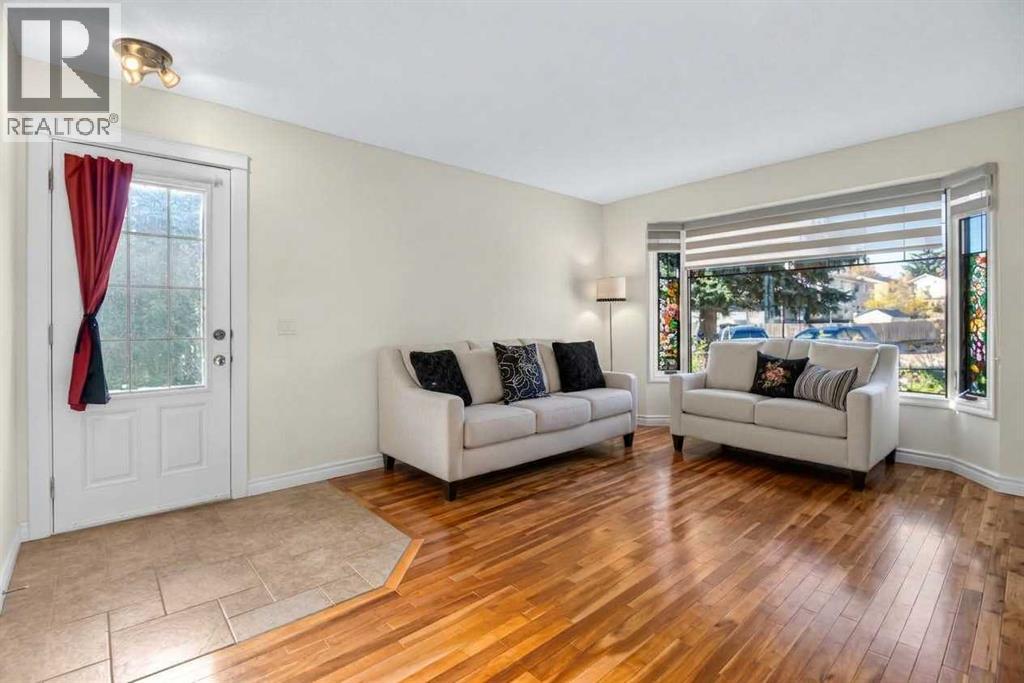 20 Erin Croft Place Se Property Photo 4