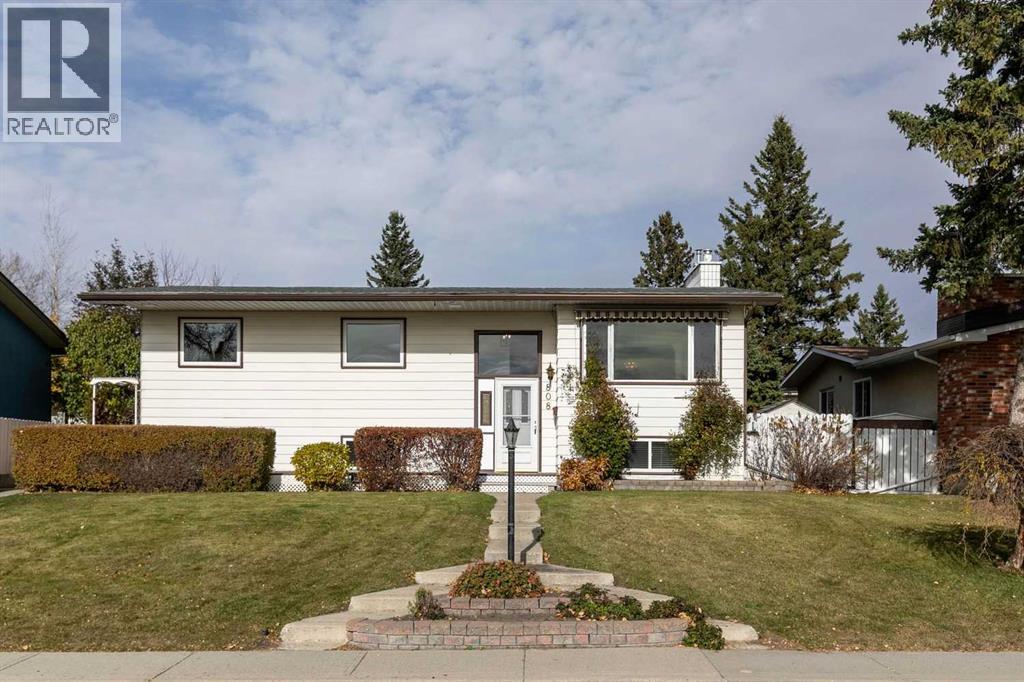 808 Stonehaven Road Sw Property Photo 1