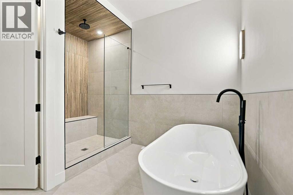249 22 Avenue Ne Property Photo 18