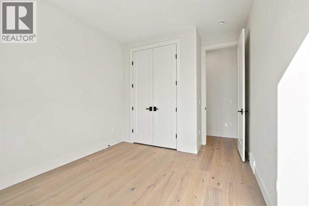 249 22 Avenue Ne Property Photo 29