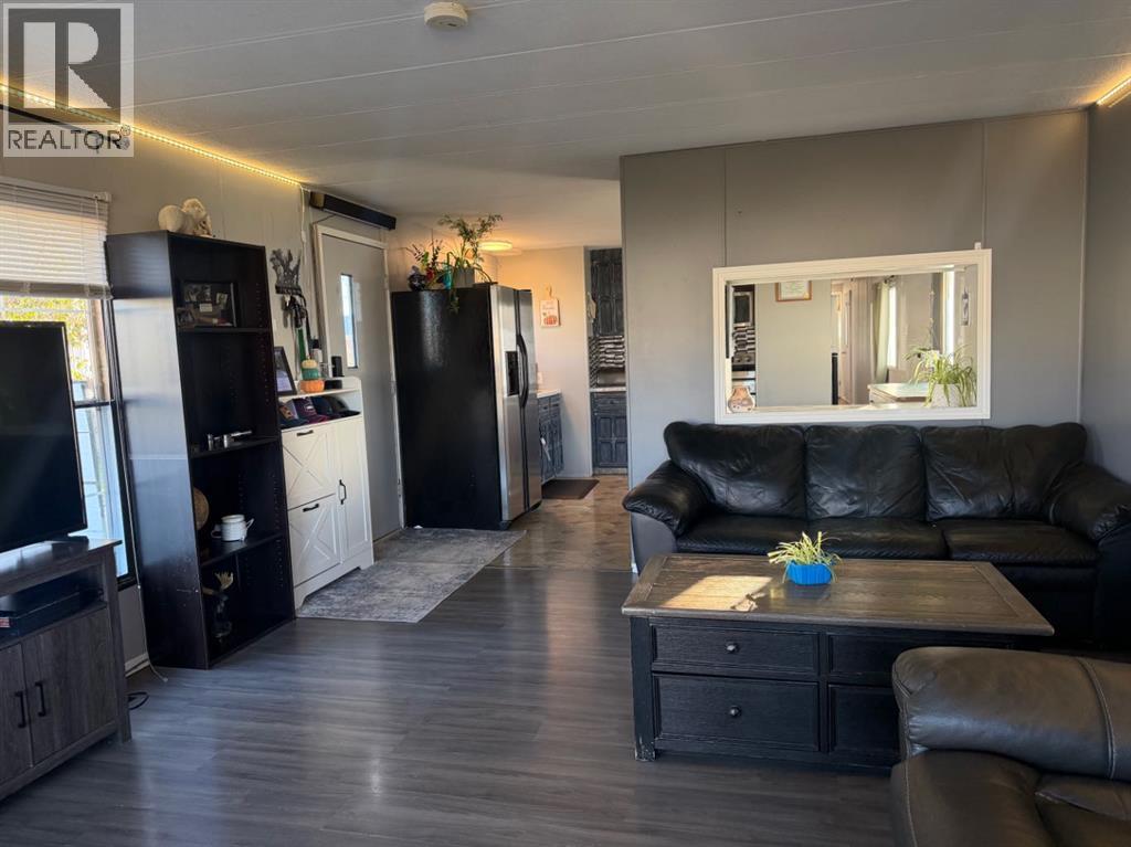 851 56 Street Property Photo 5