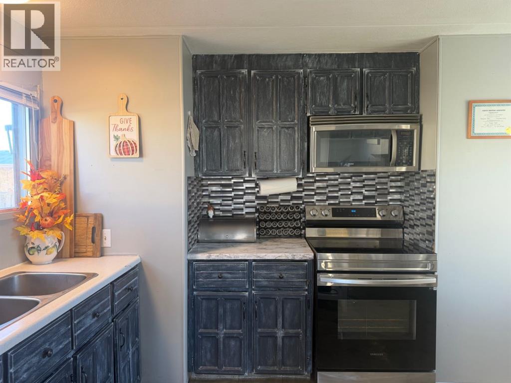 851 56 Street Property Photo 10