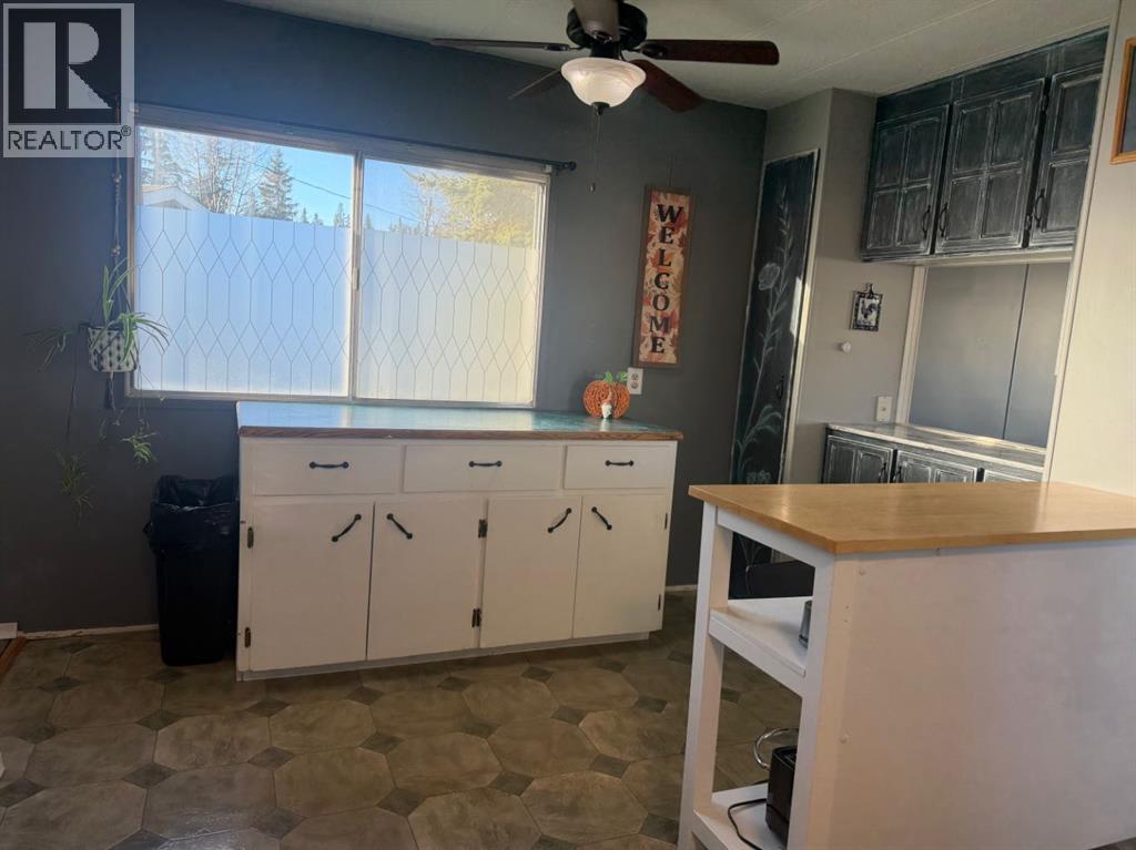 851 56 Street Property Photo 14