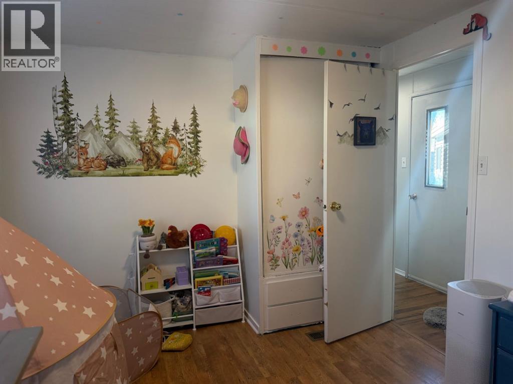 851 56 Street Property Photo 23