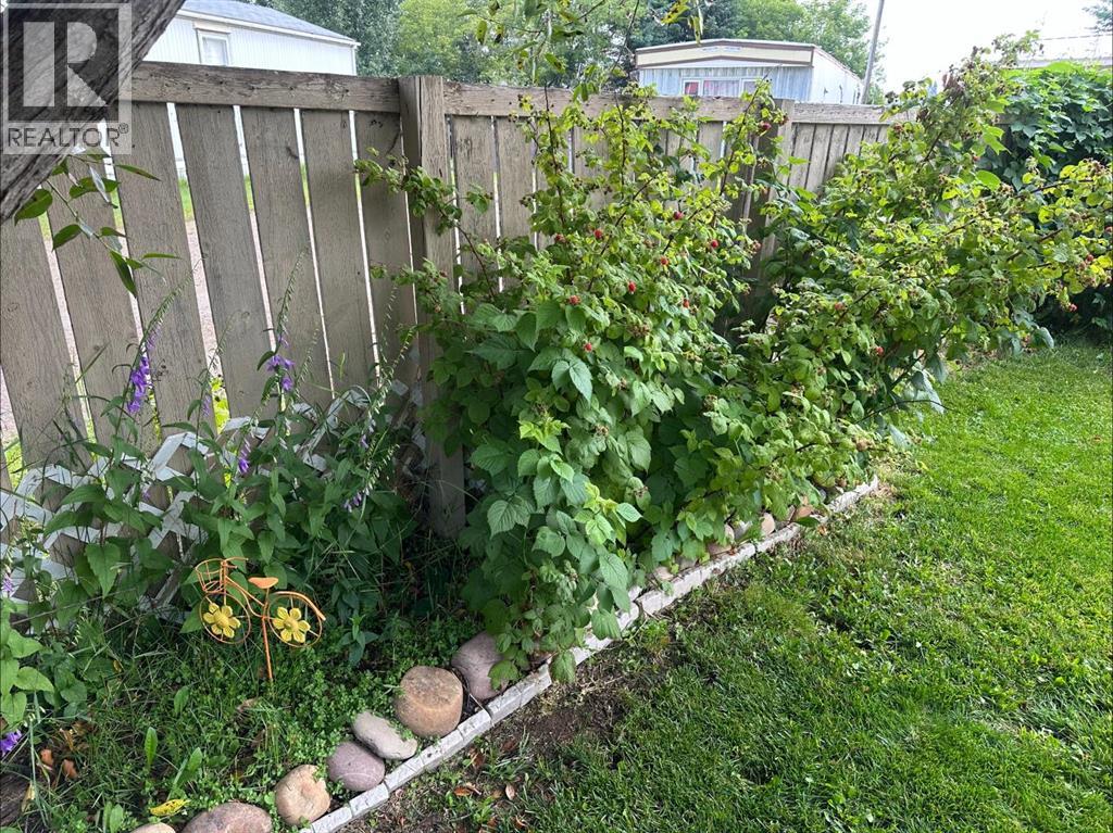 851 56 Street Property Photo 34