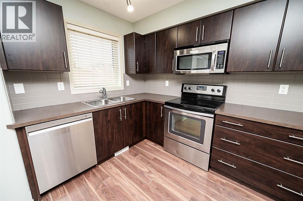 30 Carleton Avenue Property Photo 8