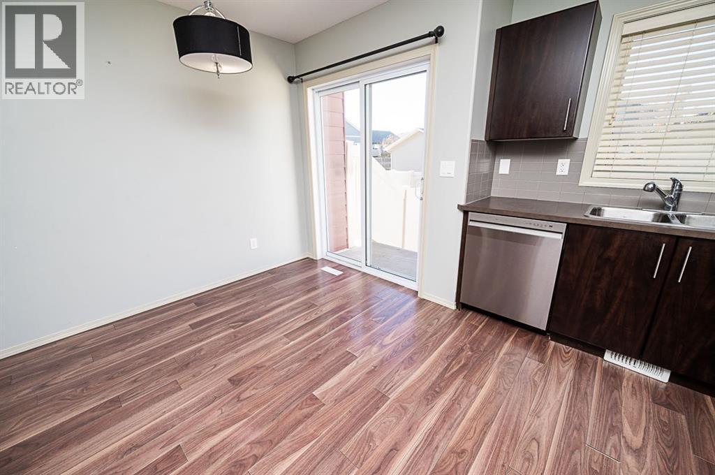 30 Carleton Avenue Property Photo 9