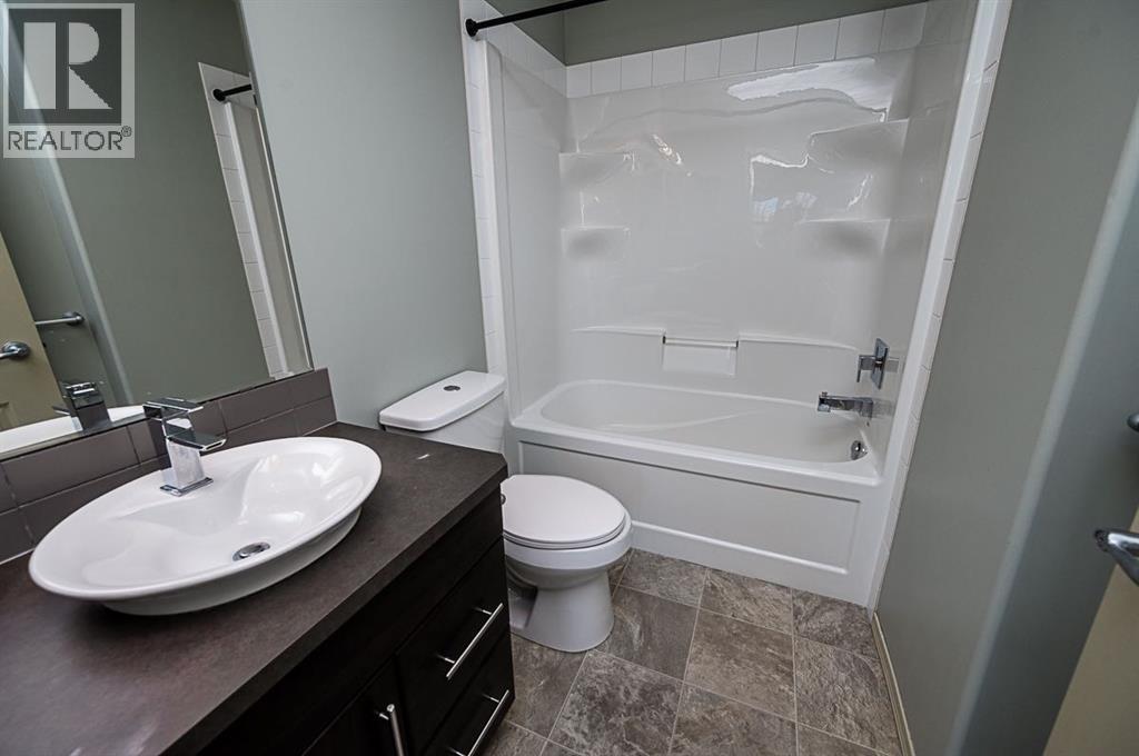 30 Carleton Avenue Property Photo 21