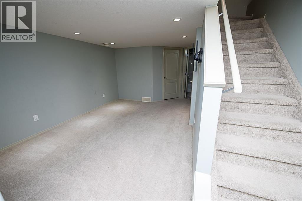 30 Carleton Avenue Property Photo 22