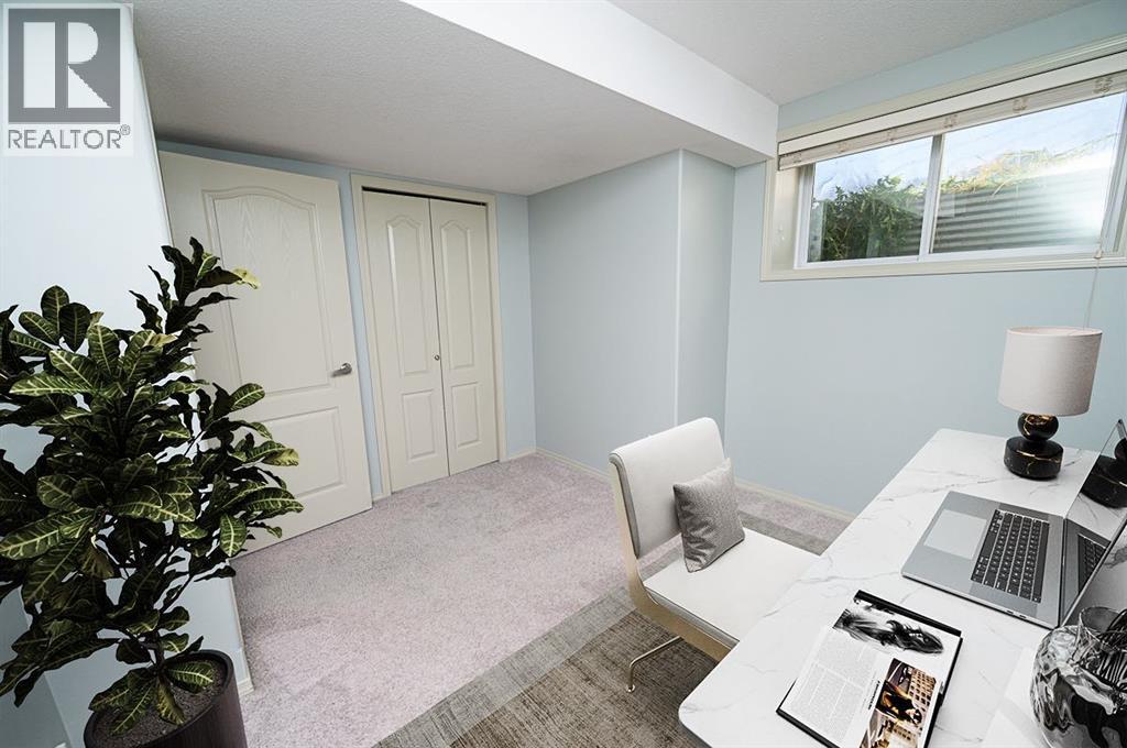30 Carleton Avenue Property Photo 24
