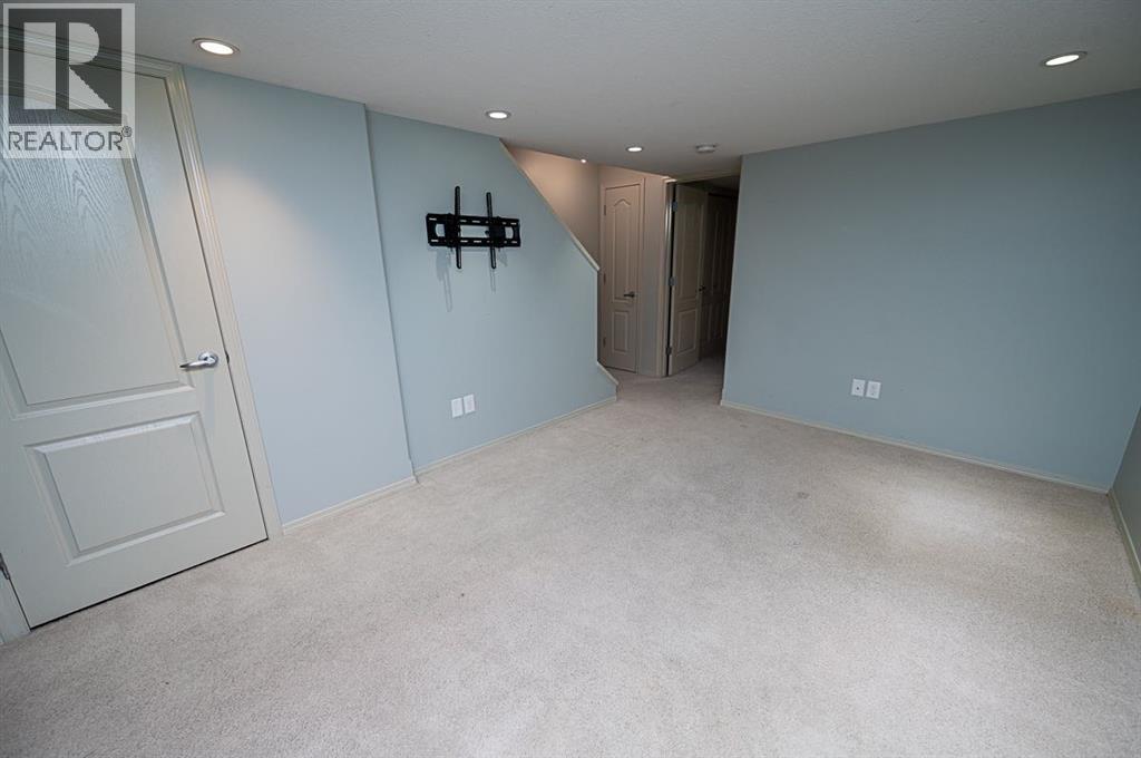 30 Carleton Avenue Property Photo 25