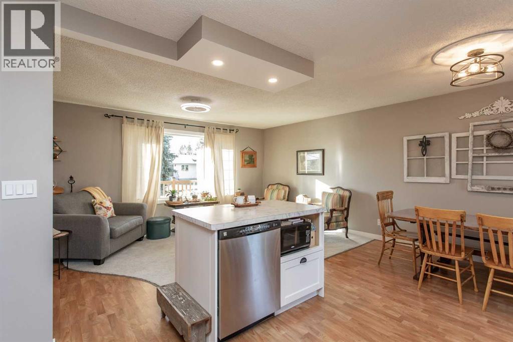 5724 55 Avenue Property Photo 12