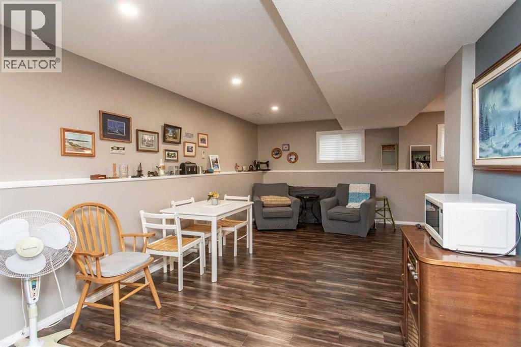 5724 55 Avenue Property Photo 18
